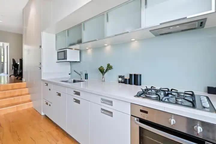 Luxury Lake View - 1 Bedroom Queenstown Exterior photo