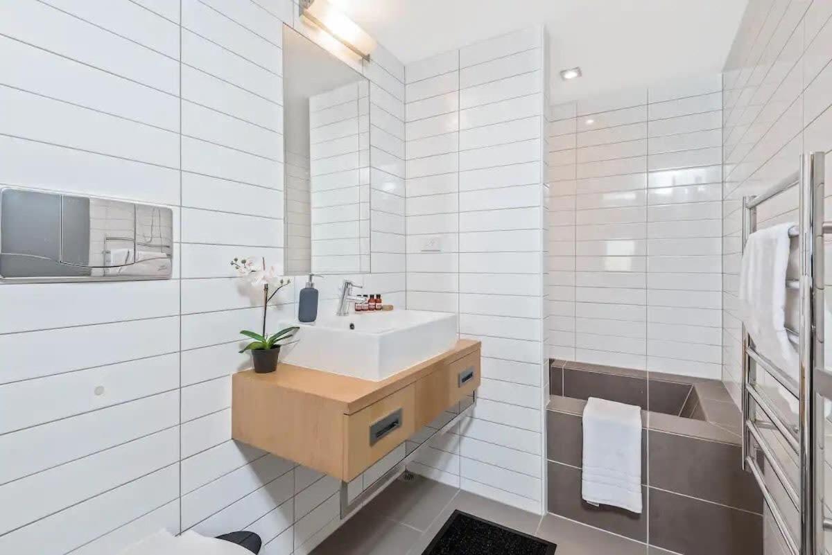 Luxury Lake View - 1 Bedroom Queenstown Exterior photo
